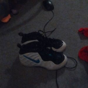 Size 3.5 kids jordans